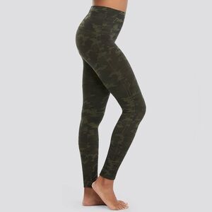 Spanx Look at me now green camp leggings size medium
